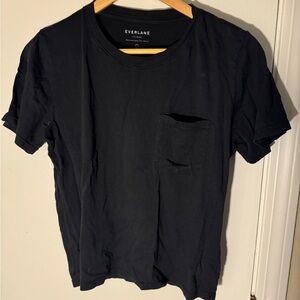 Everlane box cut pocket tee. Black size medium